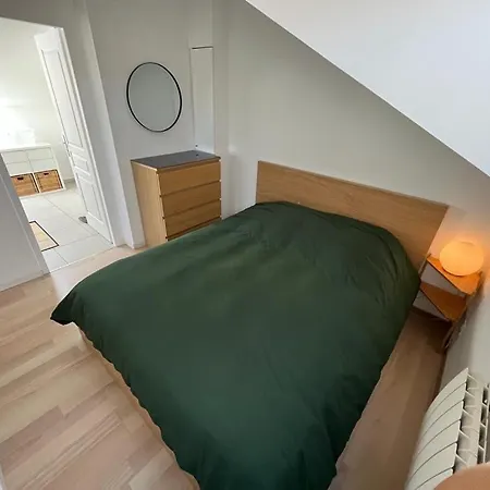 Charming Townhouse Downtown * Montlhery